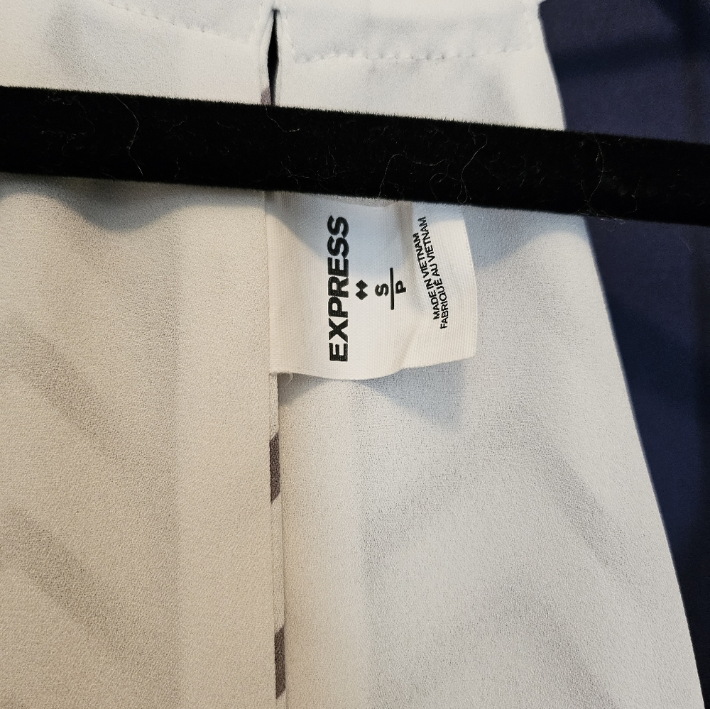 Express Cami Small - Picture 2 of 3